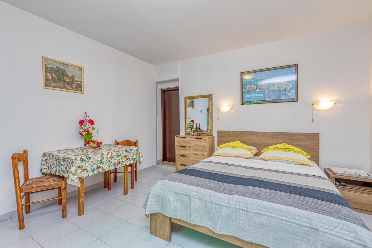 Apartments Bastovanovic Rovinj Exterior foto